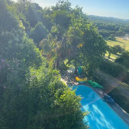 Avec Piscine Belmont (Gers)