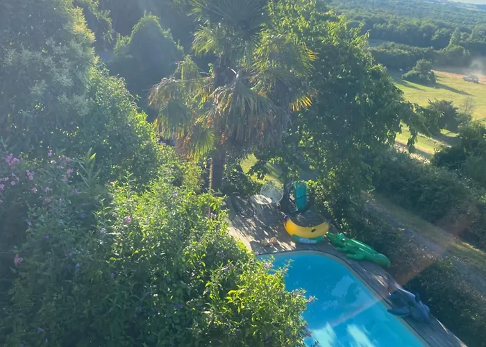 Avec Piscine Belmont (Gers)